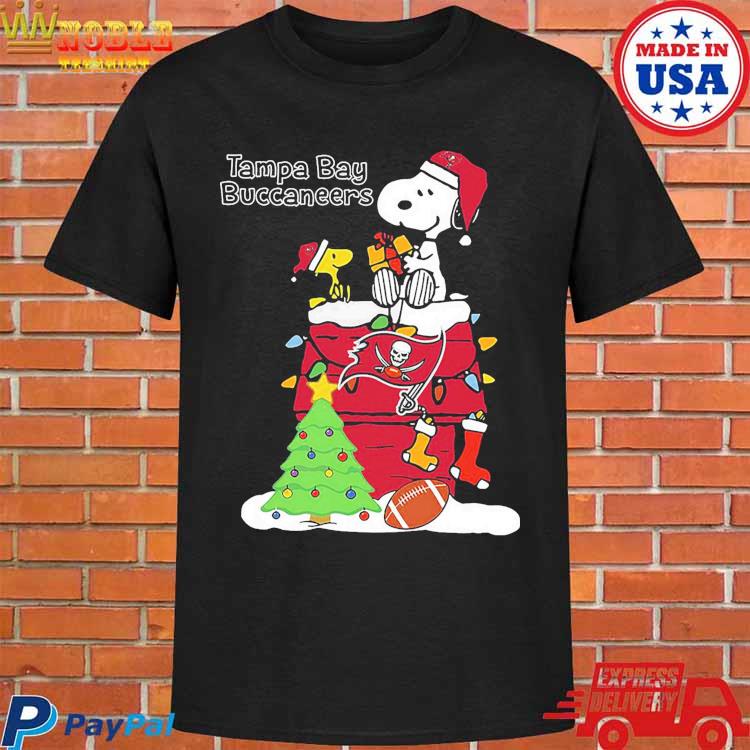 Official Christmas Snoopy tampa bay buccaneers T-shirt, hoodie