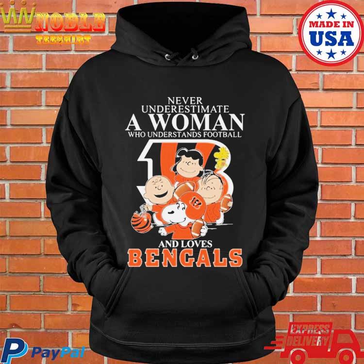 Never underestimate a women who understands football and loves Cincinnati  Bengals shirt, hoodie, sweater, long sleeve and tank top