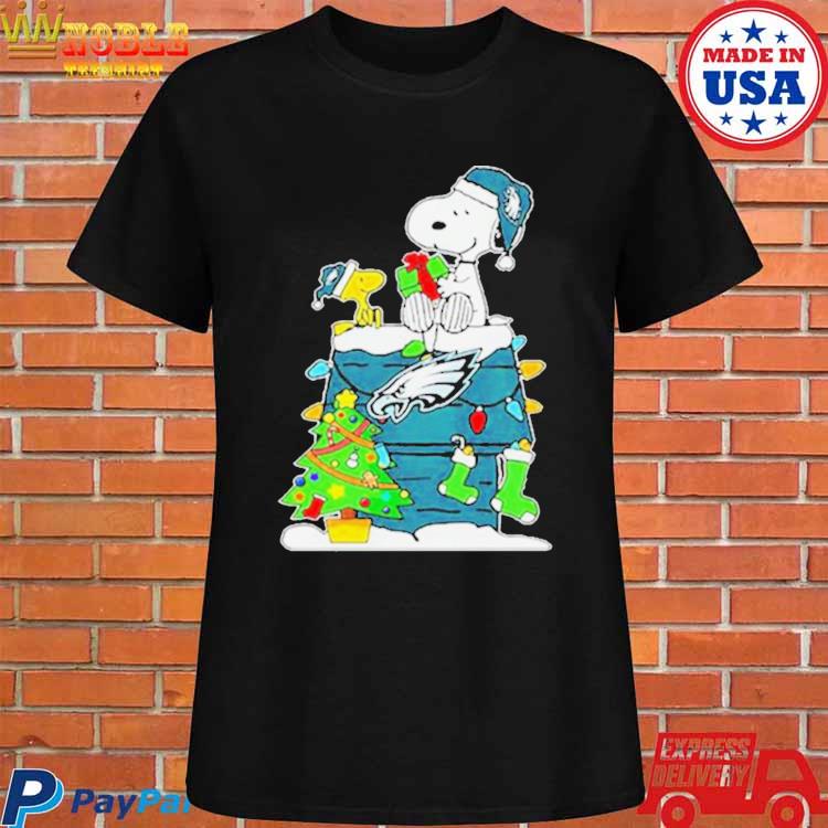 A Happy Christmas With Philadelphia Eagles Snoopy T-Shirt - T