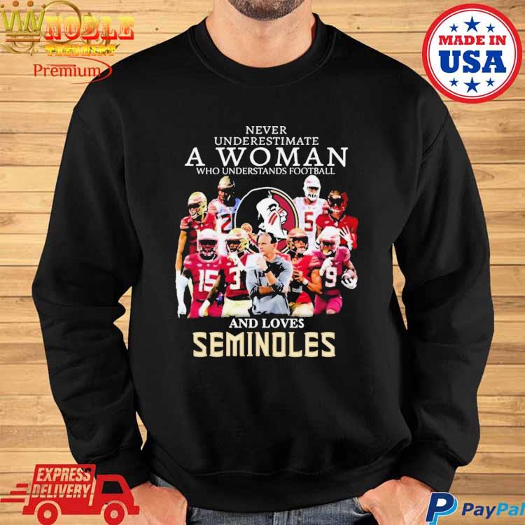 Never underestimate a women who understands football and loves Cincinnati Bengals  t-shirt, hoodie, sweater and v-neck t-shirt