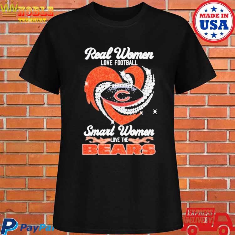 Hearts Never Underestimate A Woman Who Loves The Chicago Bears And